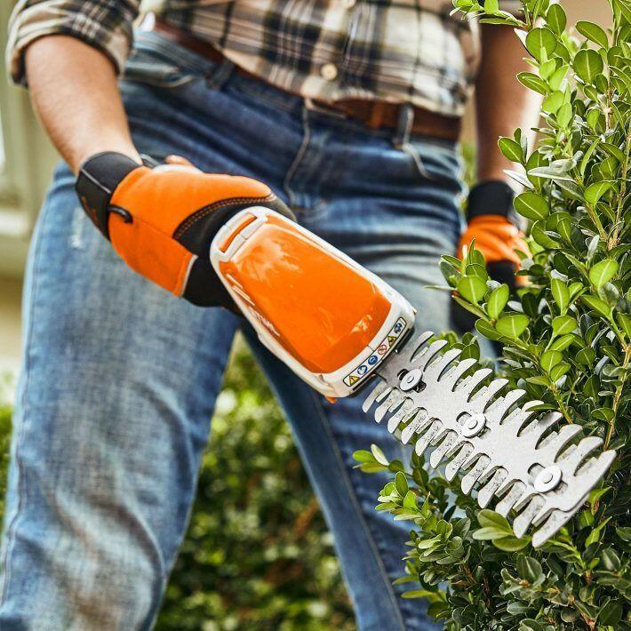 STIHL HSA 26 Cisaille à arbustes et à gazon sur batterie - 20 cm avec batterie & chargeur
