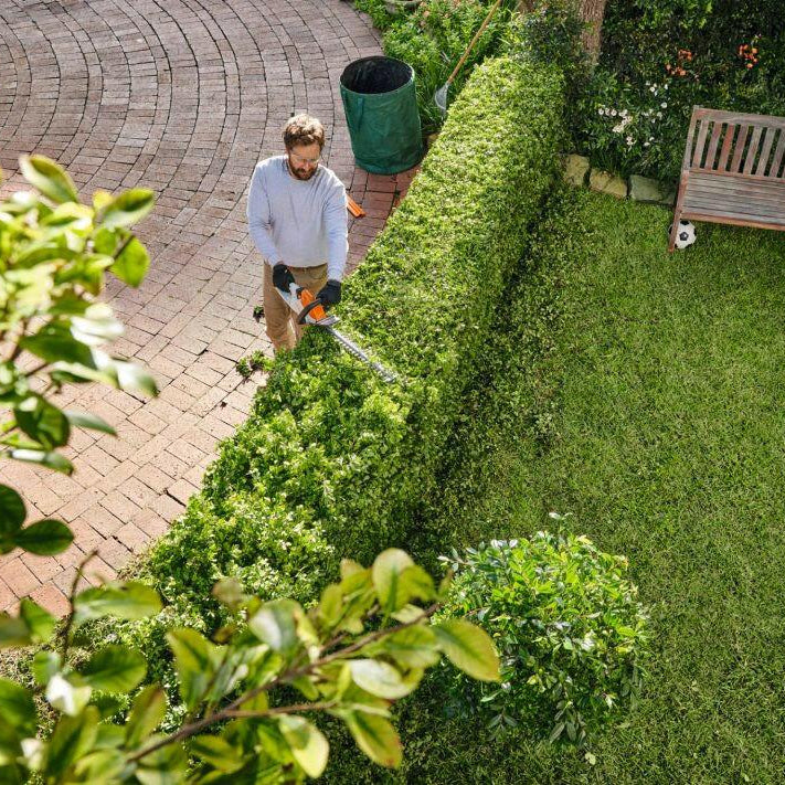 STIHL HSA 40.0 Taille-haies à batterie avec 2 batteries et chargeur