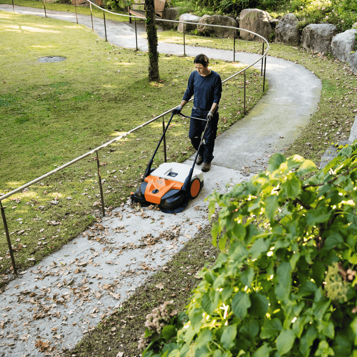 STIHL KGA 770 Balayeuse à batterie - Version nue