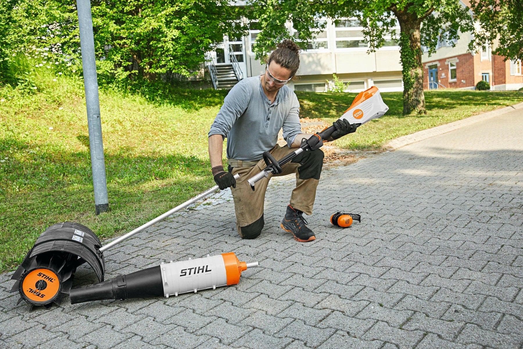 STIHL KMA 135 R CombiMoteur à batterie
