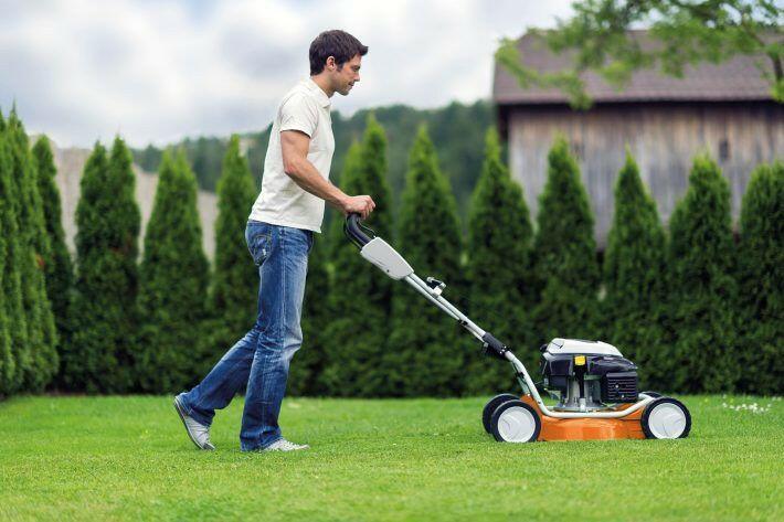 STIHL RM 2 RT Tondeuse mulching thermique