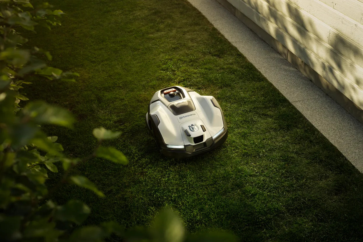 Husqvarna Automower® 410VE NERA robot tondeuse - largeur de coupe 22 cm