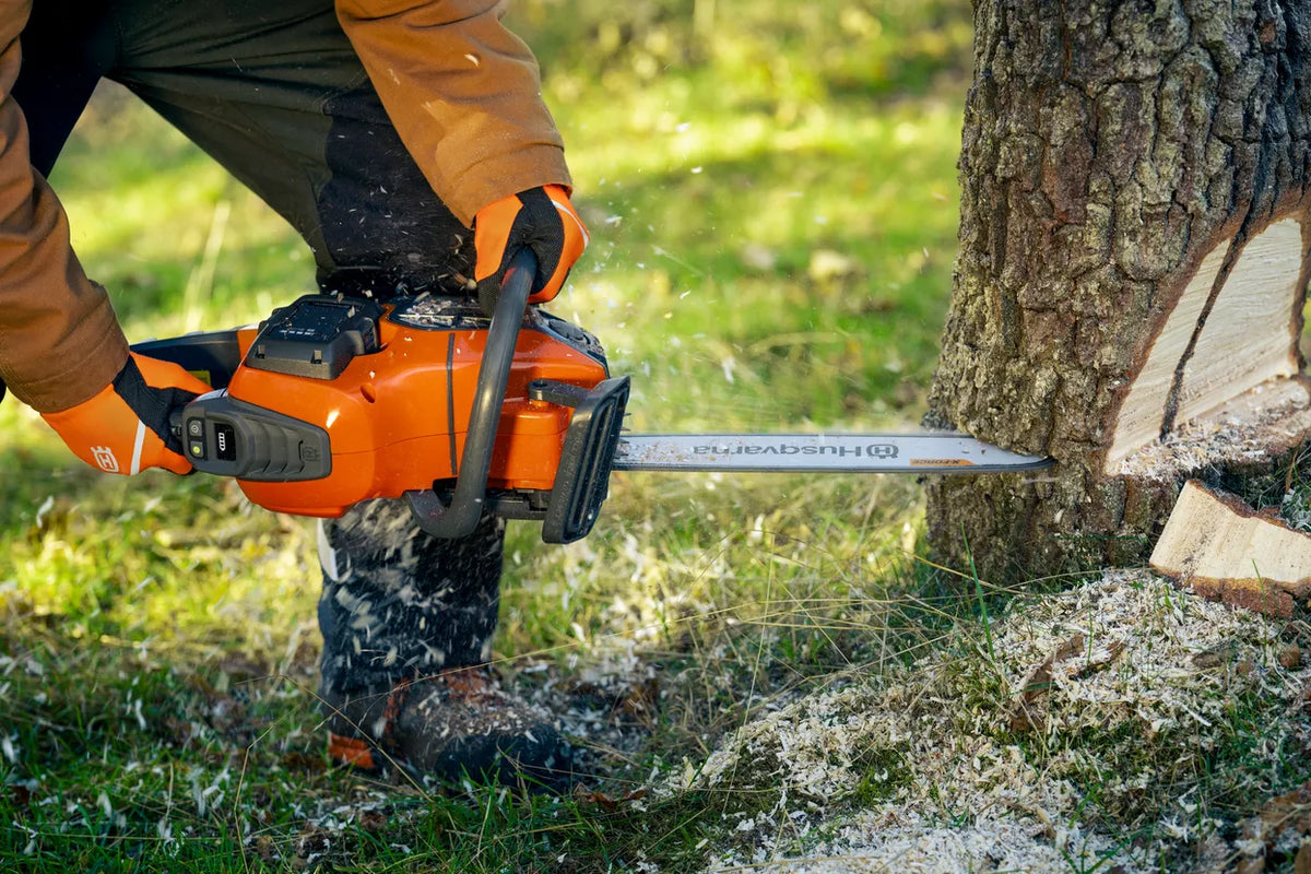 Husqvarna 440i Tronçonneuse à batterie - 38 cm avec batterie et chargeur